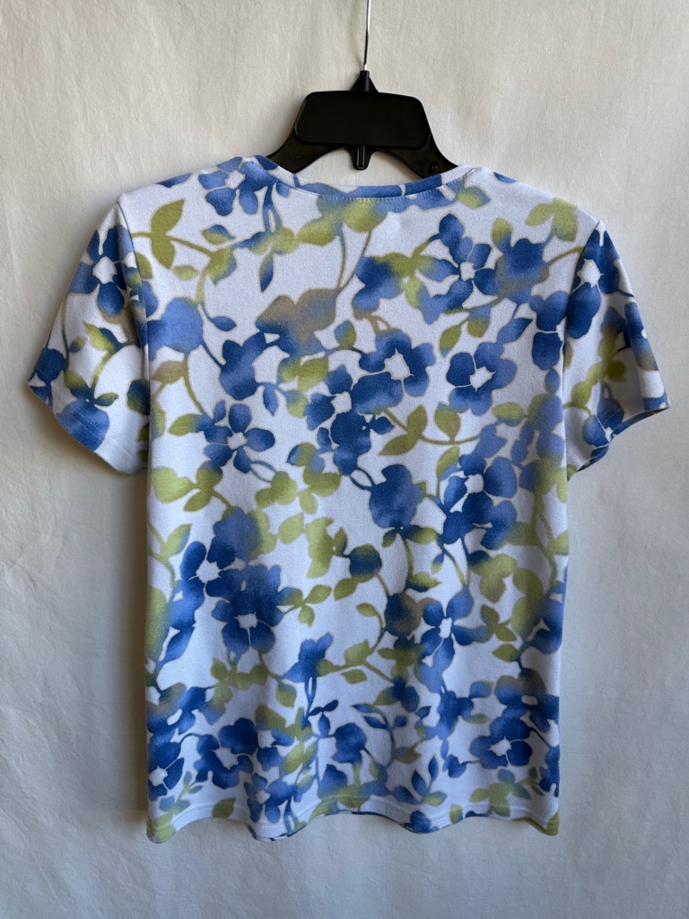 Karen Scott Blue and Green Floral V-Neck Short Sleeve Tee - Picture 3 of 5